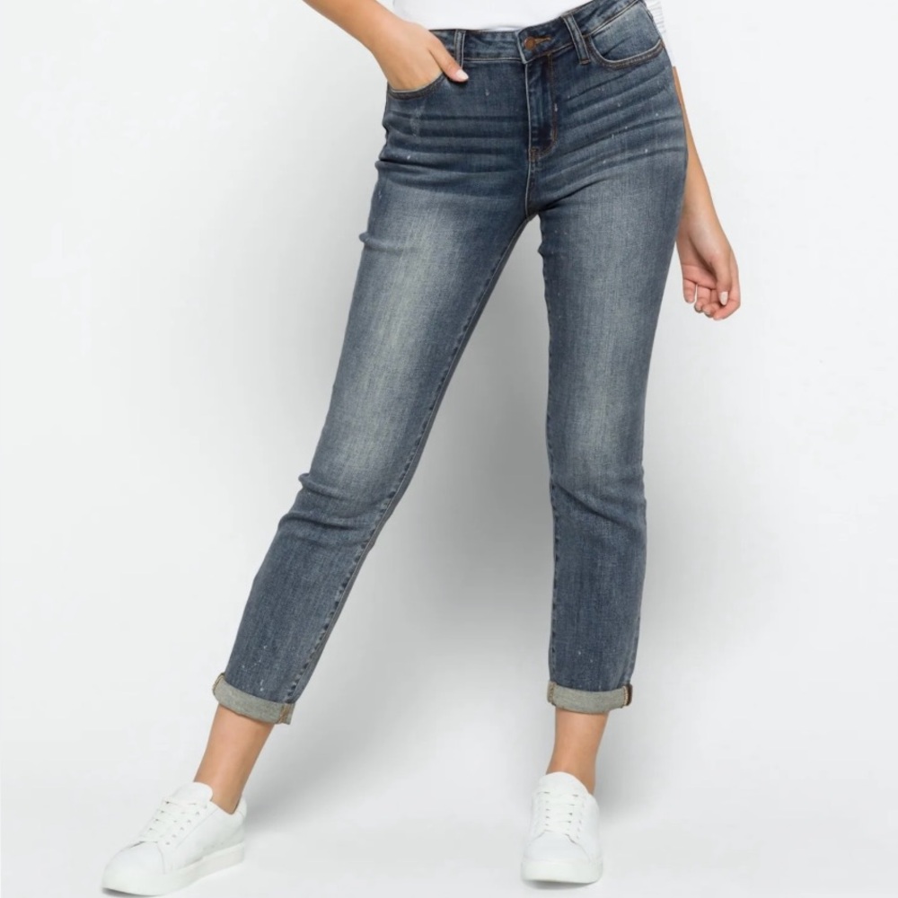 Women’s Judy Blue Low Rise Boyfriend Distressed Jeans; Size 14.